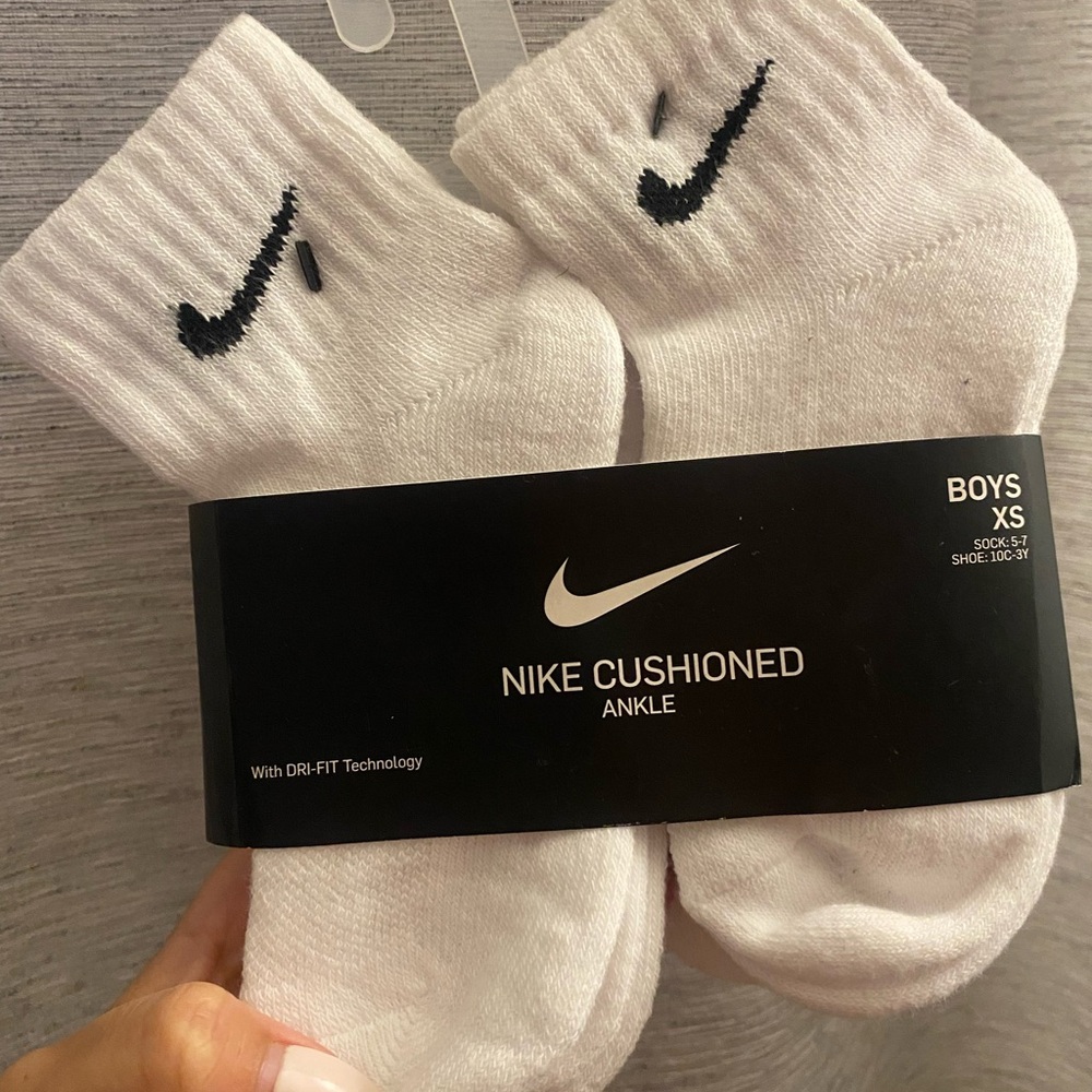 Nike Cushioned Ankle Socks - White and Black Toddler-Kid 10c-3Y